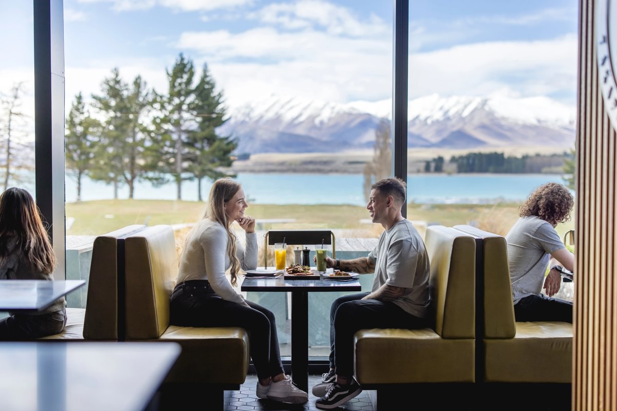Dark Sky Diner   couple   Medium